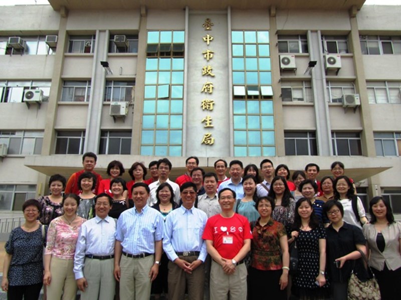 1010515上海市衛生局參訪臺中市政府衛生局合影網頁用2