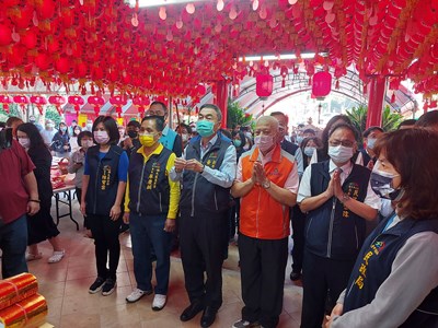 土地公「頭牙」 黃副市長惠來里福德祠參拜祈求市運昌隆
