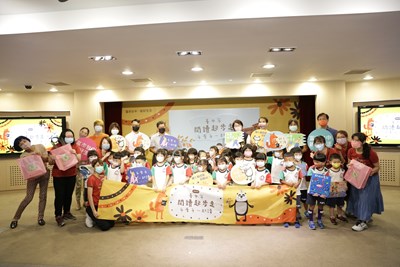 中市圖45個圖書館,即日起至10月底發送1萬2千個閱讀禮袋